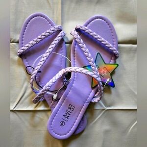 NWT size 9 lavender love83 sandals